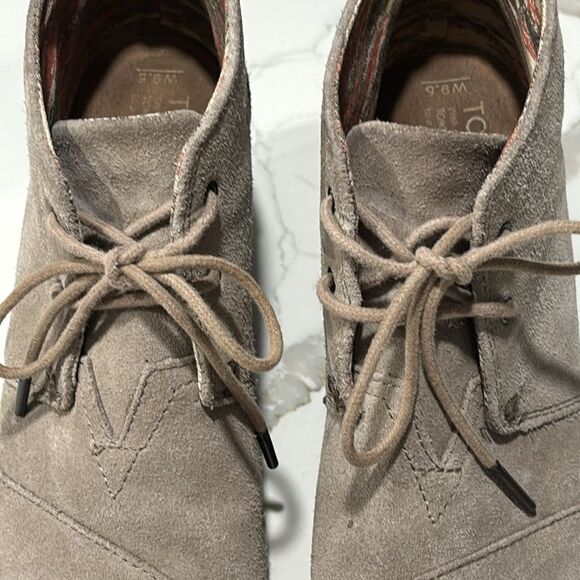Toms | Women's Beige Suede Desert Booties Wedge Heel Lace Up Round Toe Size 9.5 - Picture 6 of 14